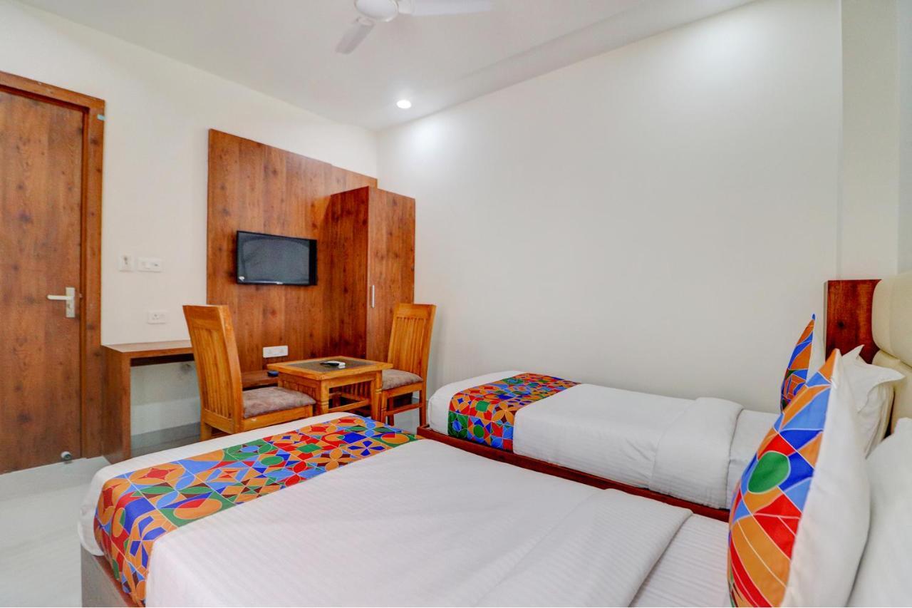 Fabexpress The Regalia Inn Lucknow Dış mekan fotoğraf